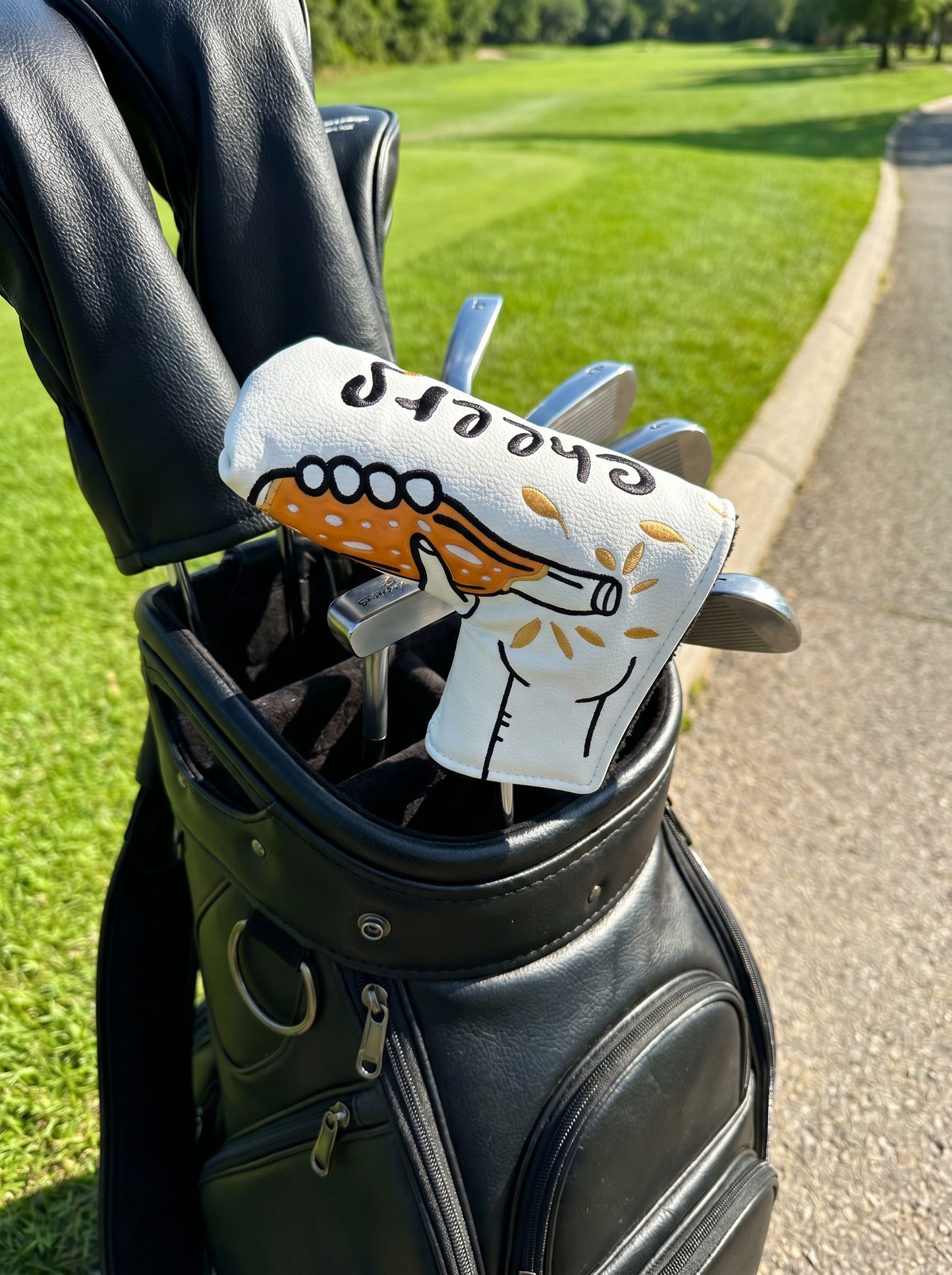 “Cheers” Blade Putter Head Cover – Magnetic PU Leather Golf Cover